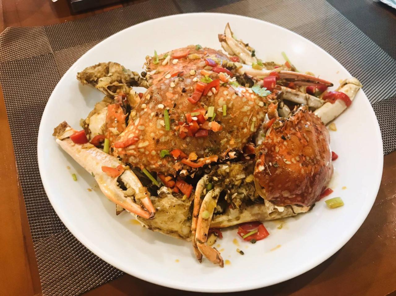 Stir-Fried Blue Crab with chilli salt