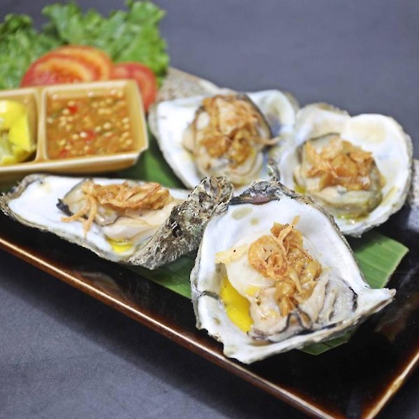 Oysters Grilled with Garlic Butter