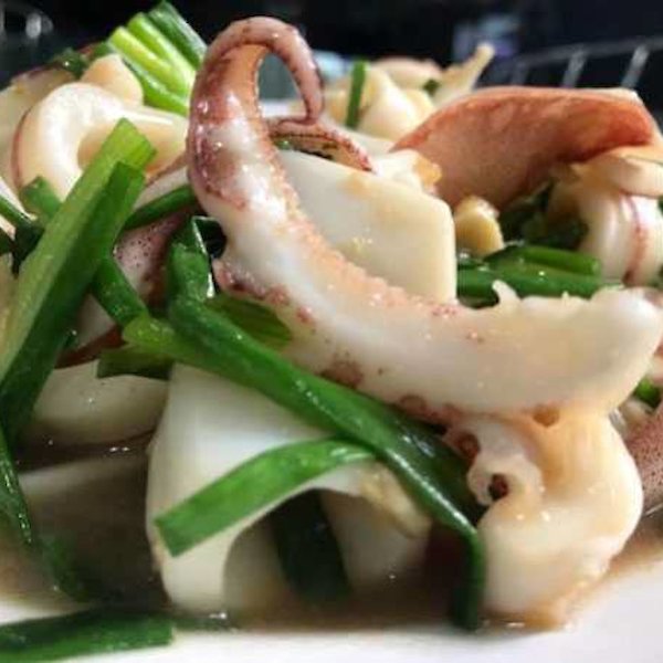 Stir-Fried Octopus with Spring Onions