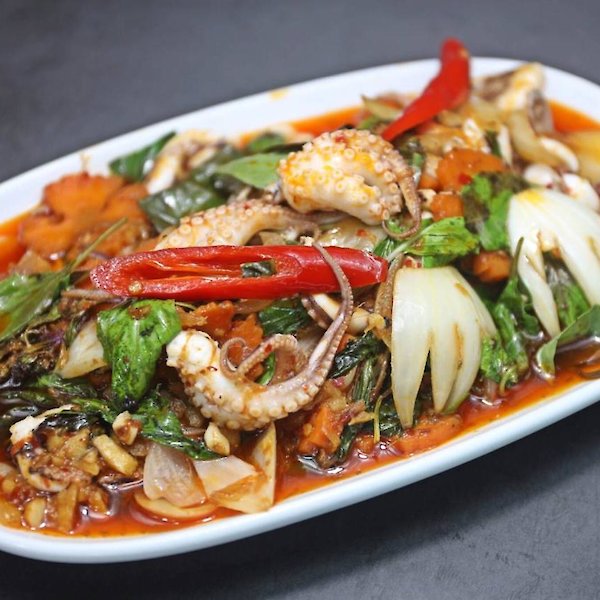 Stir-Fried Octopus with Roasted Red Curry Paste Sauce